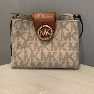 Michael Kors Crossbody purse
